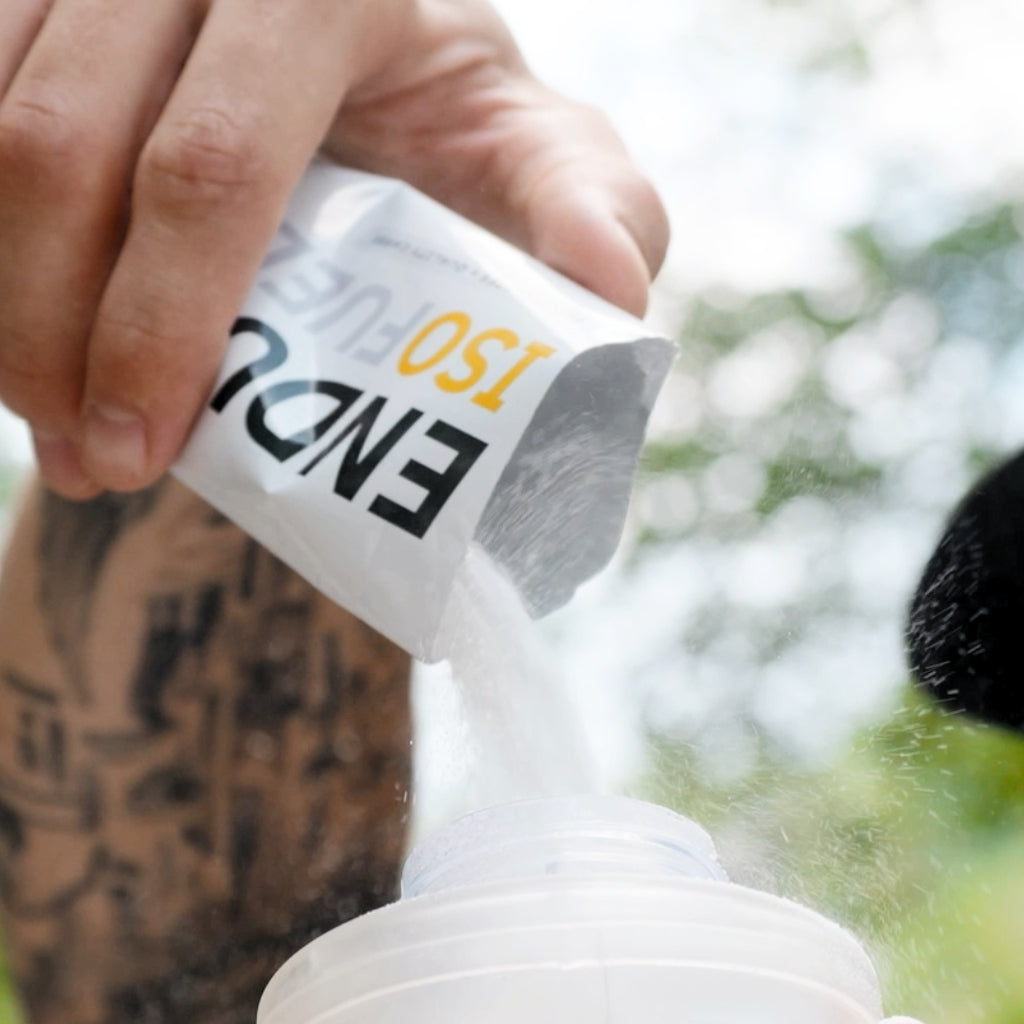 ENDURE ISOFUEL GO priprava napitka – stresanje v bidon